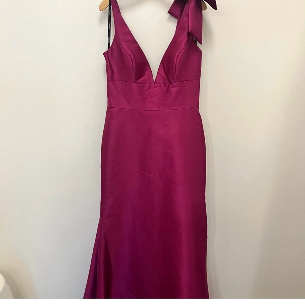 Pink Sleeveless Plunge Gown for Cocktail
